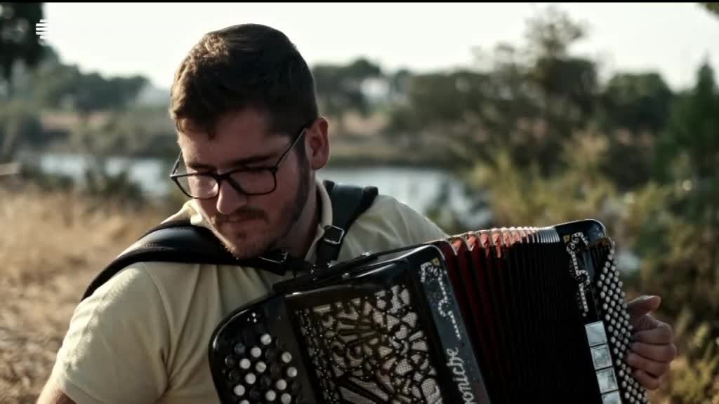 Imagem de A Música Portuguesa a Gostar Dela Próp