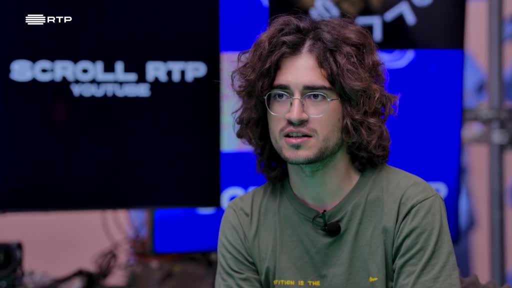 Imagem de Scroll - Felicidade Furiosa: Felicidade