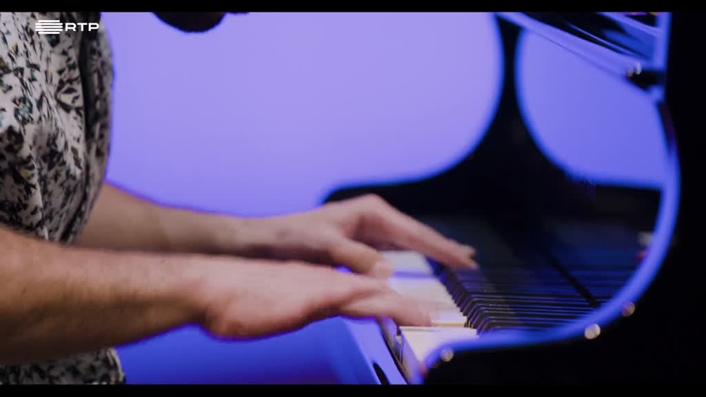 Imagem de Ouvidos Para a Música 2022 - Extravagâncias