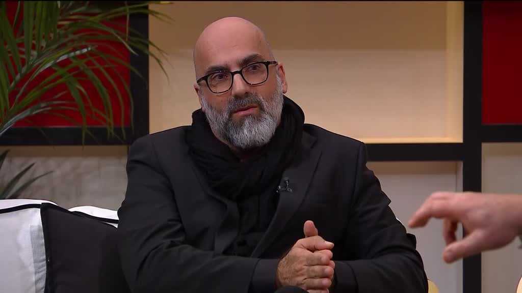 Imagem de Cá Por Casa Com Herman José - Valter Hugo Mãe, Luís Represas, Catarina e António Raminhos, Mimicat