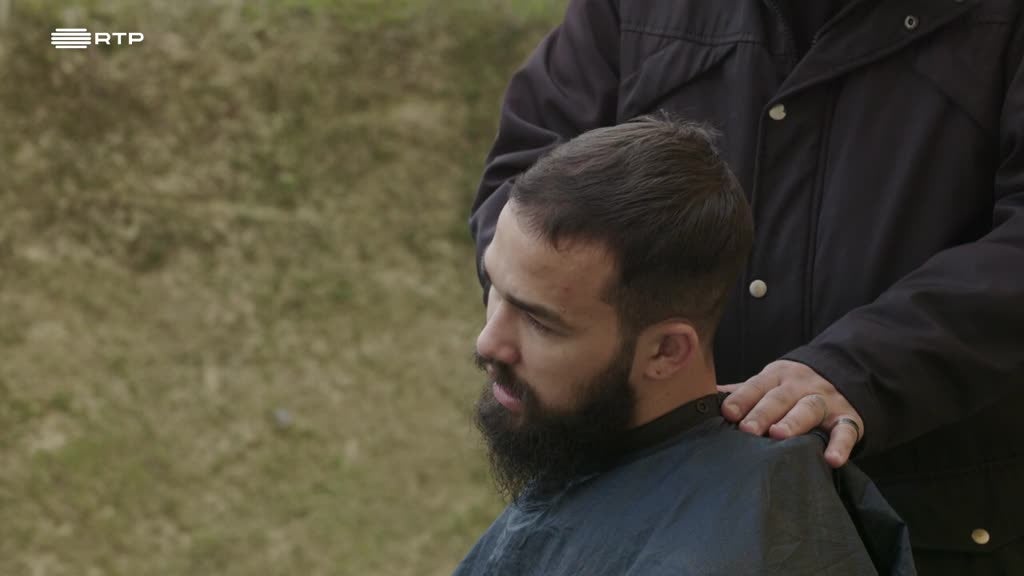 Imagem de Fechado - A Dor Que Nos Iguala é a Mesma Que Nos Separa