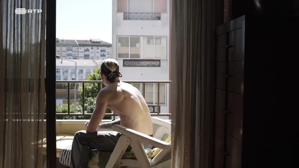 Imagem de Fechado - Ninguém Entra da Mesma Maneira que Sai. E Ninguém Sai Melhor...