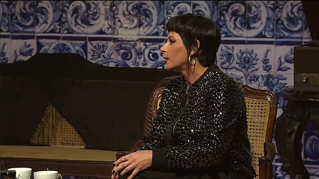 Imagem de Em Casa d´ Amália - Hélder Moutinho, Kátia Guerreiro, Viviane