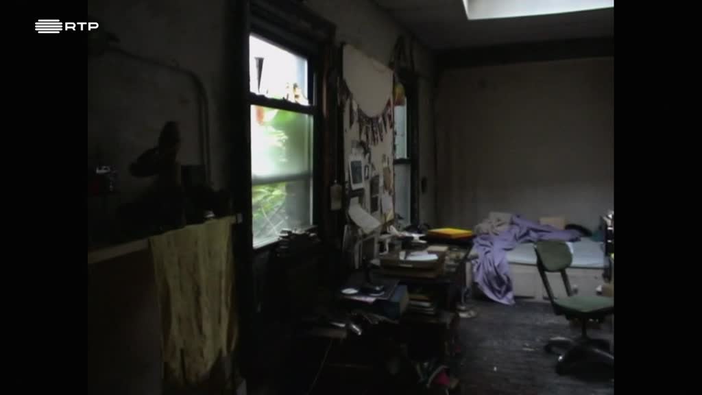 Imagem de Life Goes On