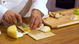 Como servir de uma tbua de queijo?