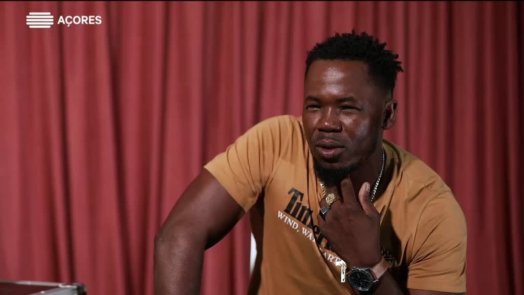 Imagem de Além das Fronteiras - Dulcelino Varela | cabo-verdiano