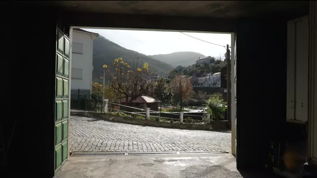 Imagem de Linha da Frente - A Serra Vai Nua