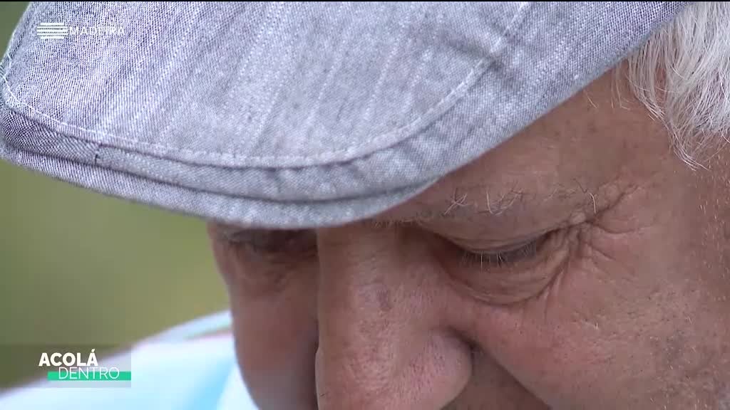 Imagem de Acolá Dentro