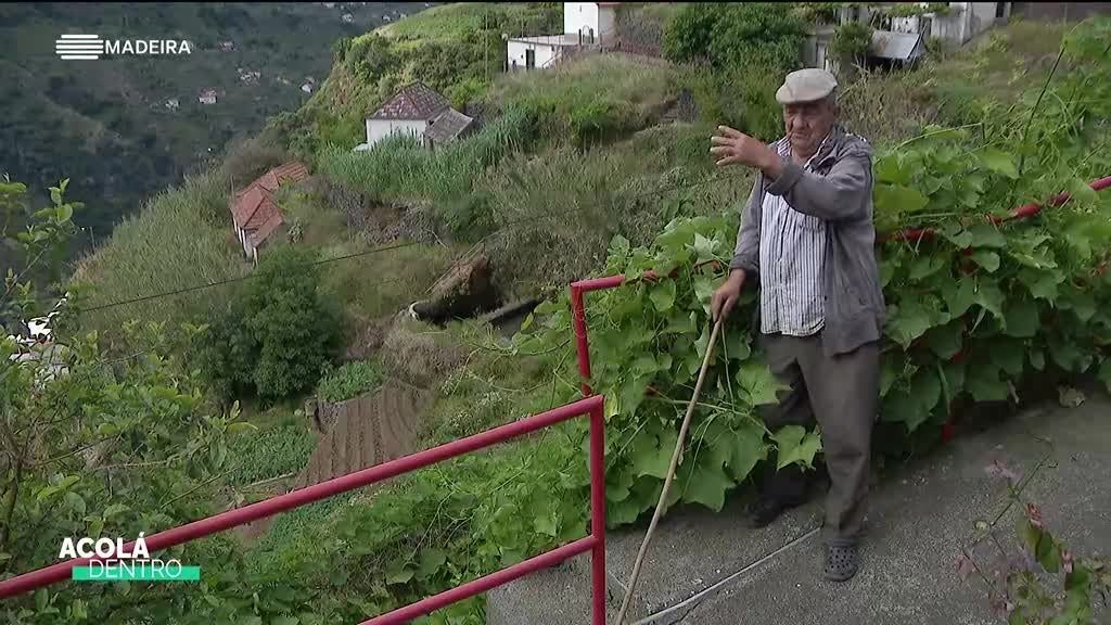 Imagem de Acolá Dentro