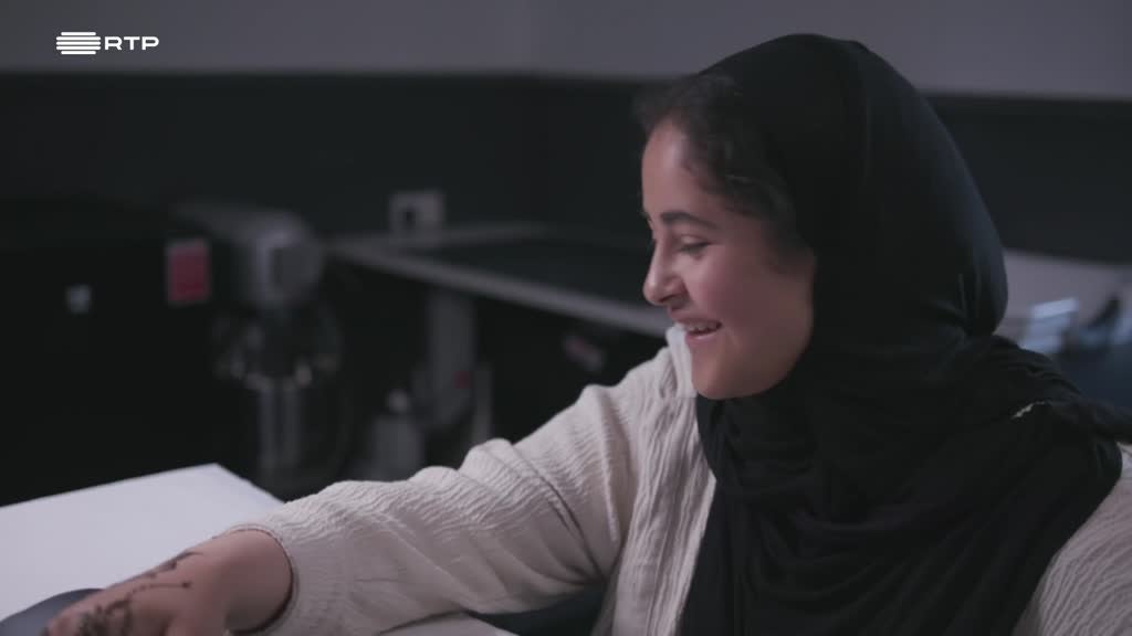 Imagem de Sim, Eu Consigo - Hend, Uma Poetisa Irlandesa Iemenita