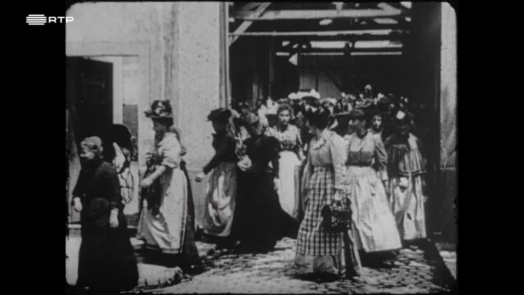 Imagem de De Pé Sobre a História: O Mundo do Tra - Não Mais Deveres Sem Direitos