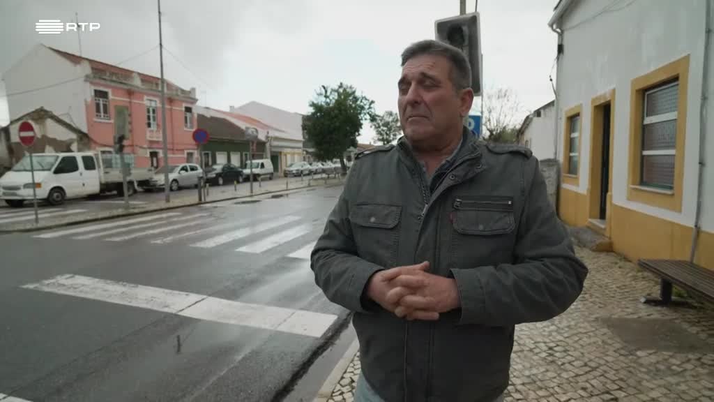 Imagem de Entre o Mar e a Terra - Carne Que Baste, Vinho Que Farte, Pão Que Sobre