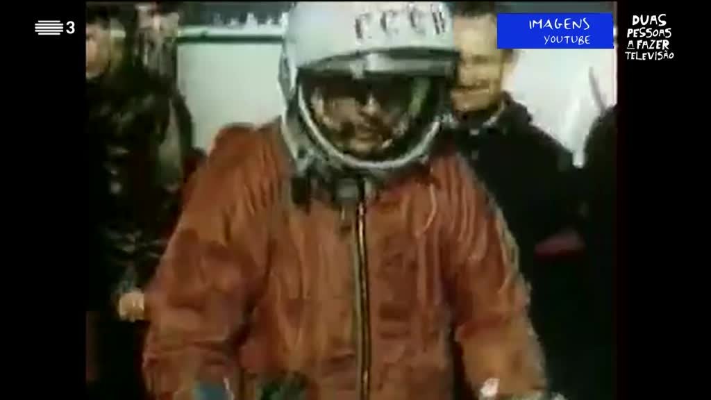 Imagem de Duas Pessoas a Fazer Televisão - Neste episódio vamos lembrar a história do rock, vamos ao espaço e vamos ter tortilhas