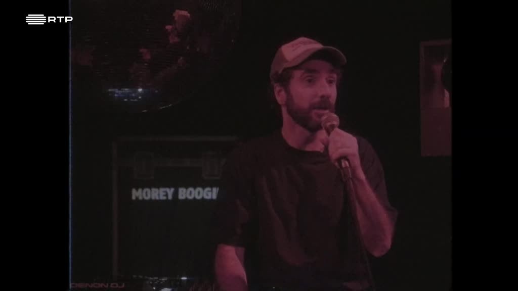 Imagem de Batida Apresenta 1 DJ + 1 Microfone