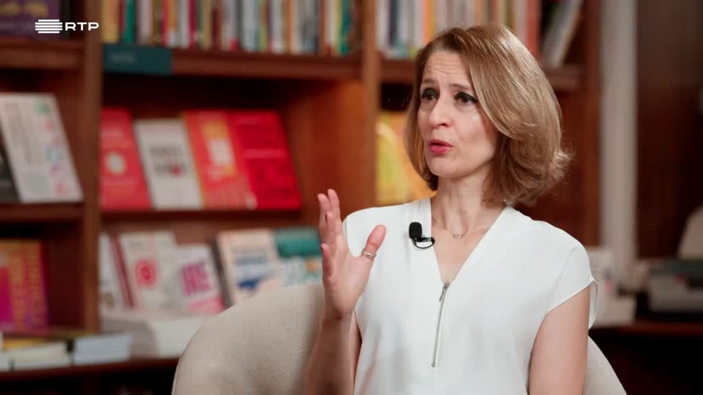 Imagem de Todas as Palavras - Tânia Ganho autora de «Lobos» e Mariana Salomão Carrara autora de «A árvore mais sozinha do mundo»