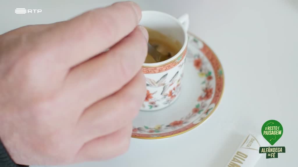 Imagem de O Resto é Paisagem