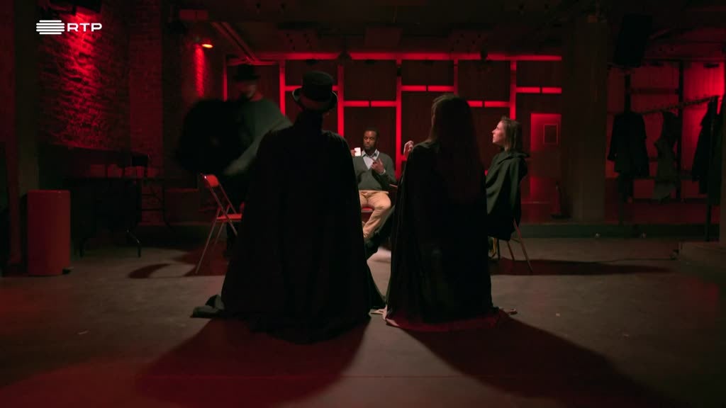 Imagem de Os Anónimos - Tipos que Não Conseguem Deixar de Dizer a Verdade a Dormir Anónimos