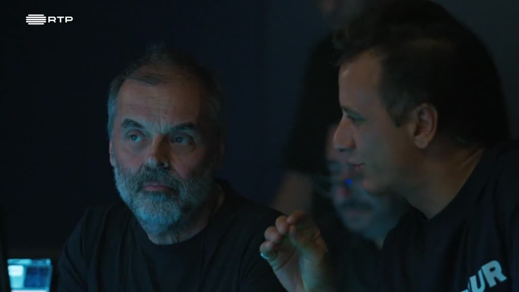 Imagem de Alguém Tem de o Fazer - Engenheiro de Som & Técnico de Limpeza de Vidros