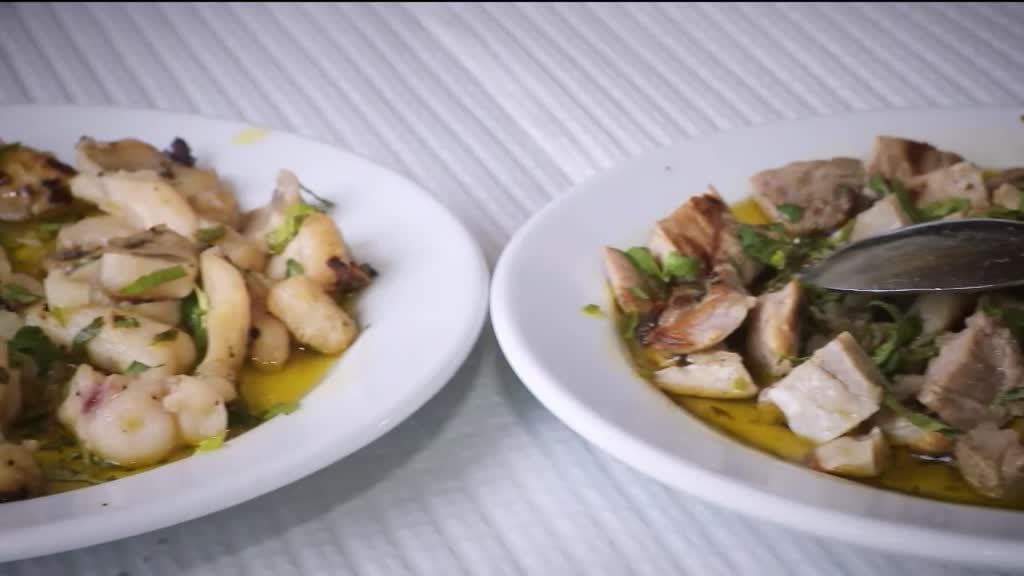 Imagem de À Mesa com Elas