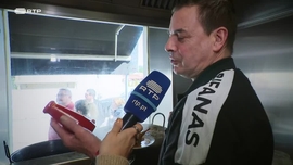 Imagem de � Mesa com Elas