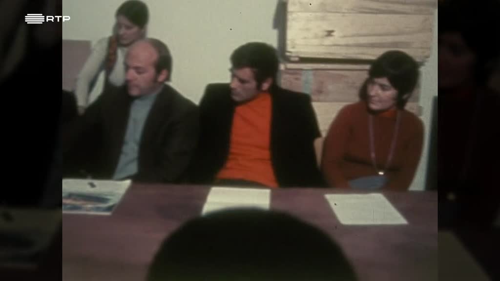 Imagem de Fronteiras da História - O Caso da Lama Vermelha: Poluição entre Duas Margens