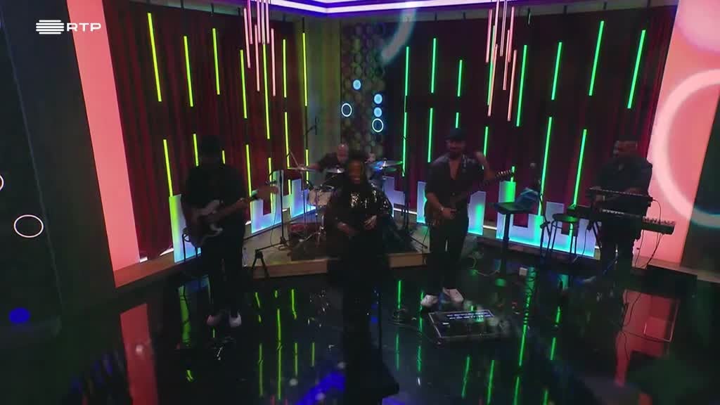 Imagem de Miradouro da Lua - Momentos Musicais - Ari$to, Alírio ft Joeezy, Carisa Dias, Leo Middea, Assa Matusse, Pier Slow, Iiolanda Pereira, Easy B ft João Pina, Niiko ft Poeta da Cidade, Reyz, Mário Marta, No Maka, Lucibela e Sandra Cordeiro preenchem o painel musical desta edição.