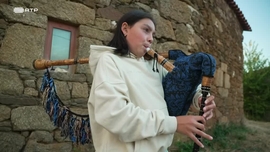 Imagem de O Homem dos Muitos Instrumentos, O �ltimo Ferreiro de Uva