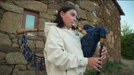 Imagem de O Homem dos Muitos Instrumentos, O �ltimo Ferreiro de Uva