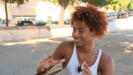 Imagem de Julgamos Sempre pela Capa; Quando o Teatro Bate � Porta