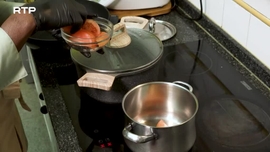 Imagem de Linguini Nero Com Tomate e Gambas