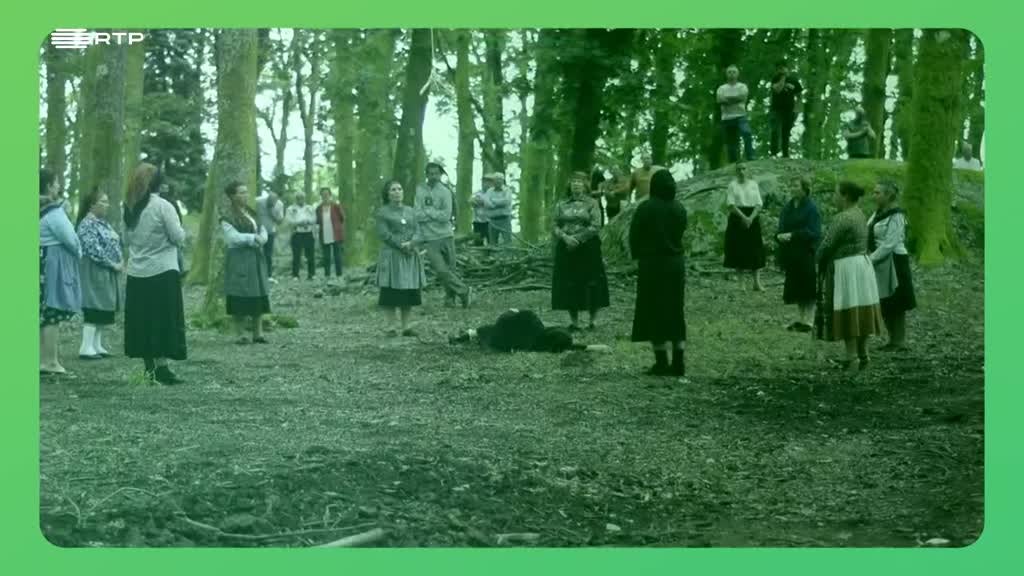 Imagem de Um Mundo na Aldeia - Querença e Miranda