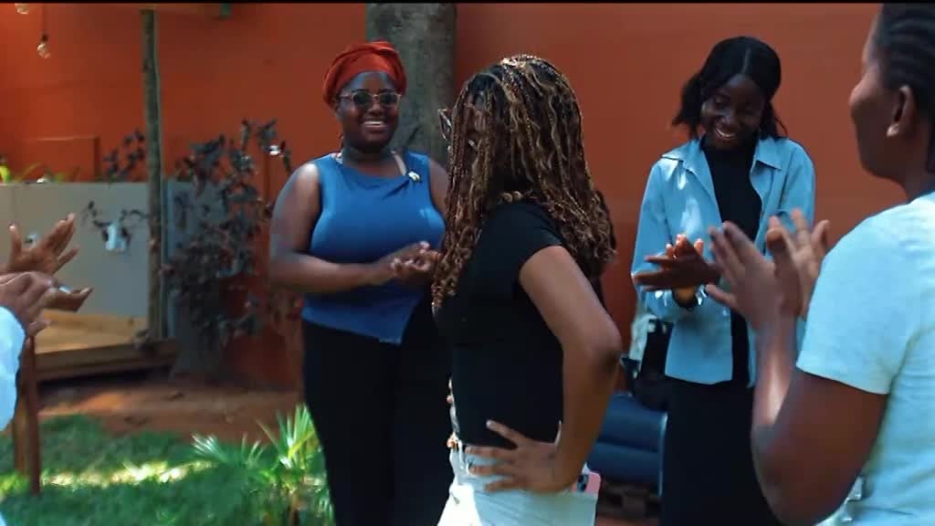 Imagem de Pérolas do Oceano - Empoderamento Feminino Jovem