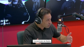 Imagem de IA horribiis e os Concentrados dos Media