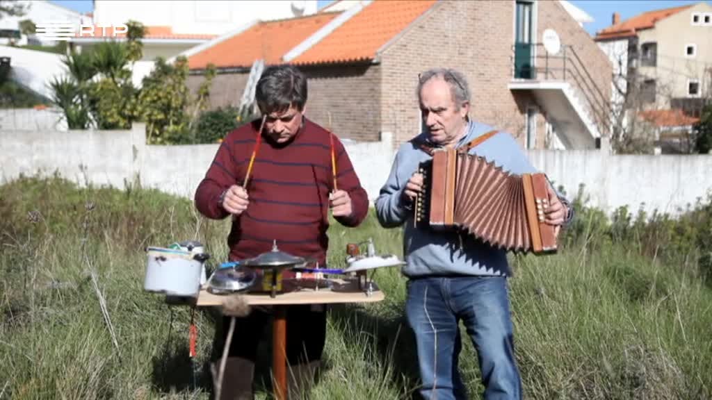 Imagem de O Povo Que Ainda Canta - Construtores de Instrumentos