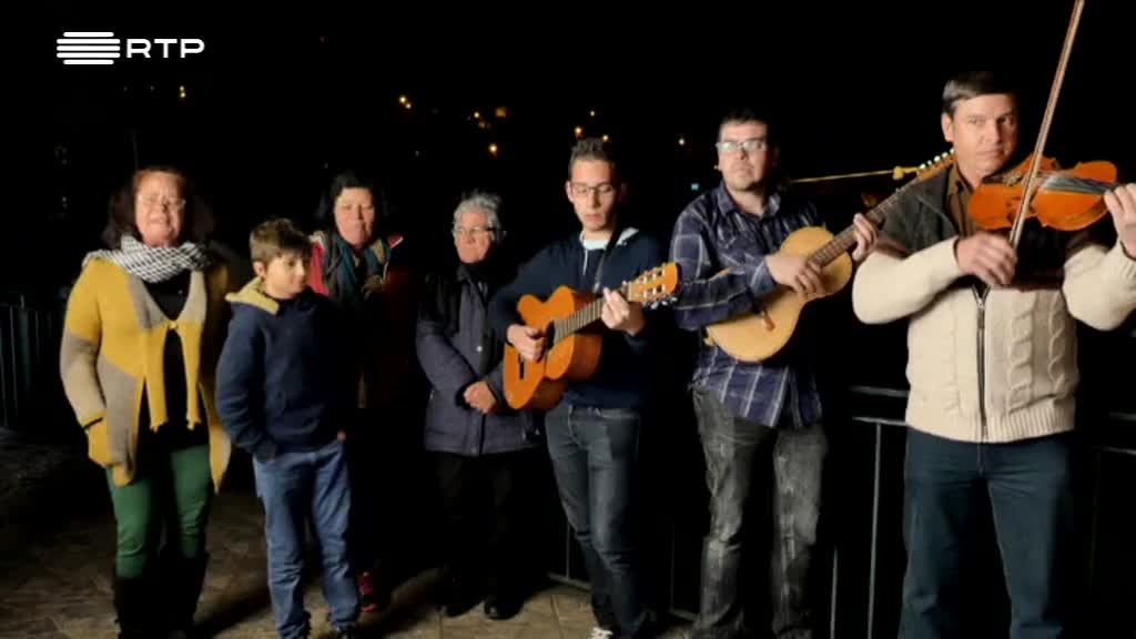 Imagem de O Povo Que Ainda Canta - Madeira, Ilha dos Cordofones