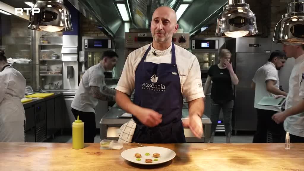 Imagem de Mesa Portuguesa... com Estrelas Com Cert - Tiago Sabarigo, Budapeste - Essência