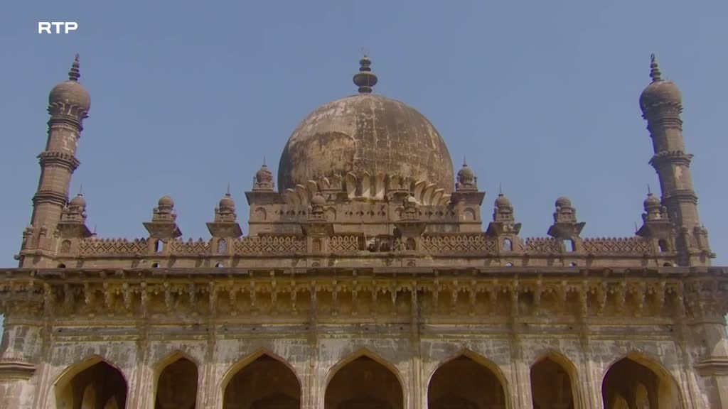 Imagem de Visita Guiada - Bijapur: O Vizinho Incómodo