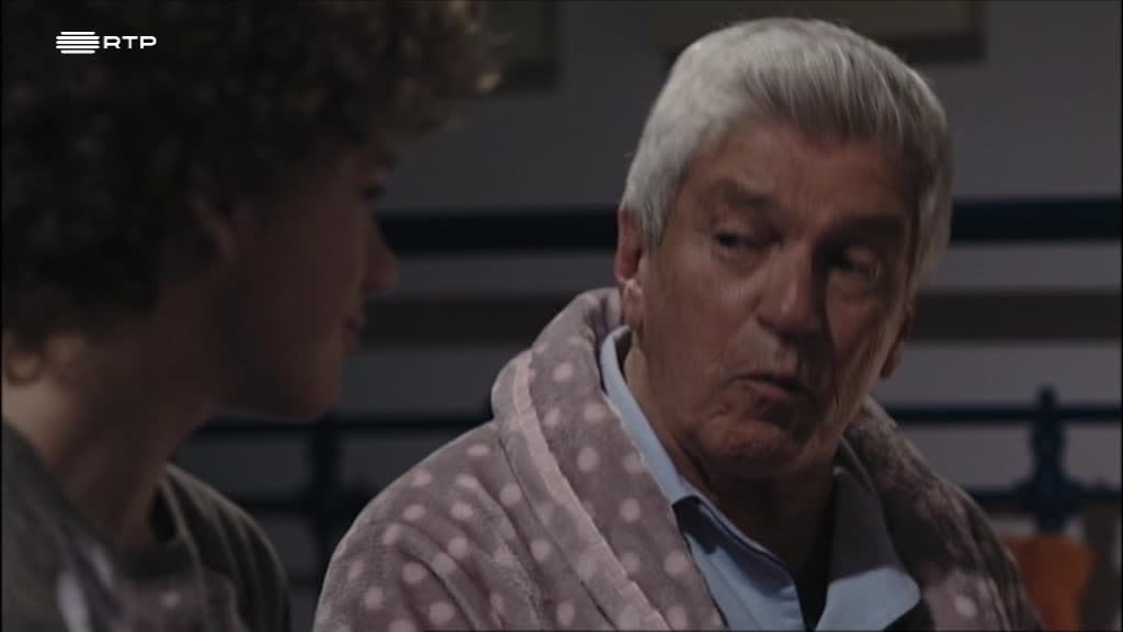 Imagem de Aqui Tão Longe - O Caminho Menos Tomado