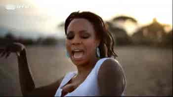 M�nica Pereira e Bruna Vila�a...