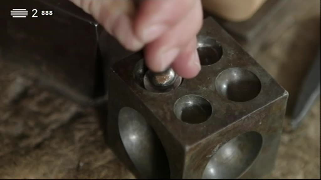 Imagem do Programa / Episiódio - Joias Para Que Vos Quero? - Tânia Gil e Carlos Silva - Seguindo vestígios da Natureza