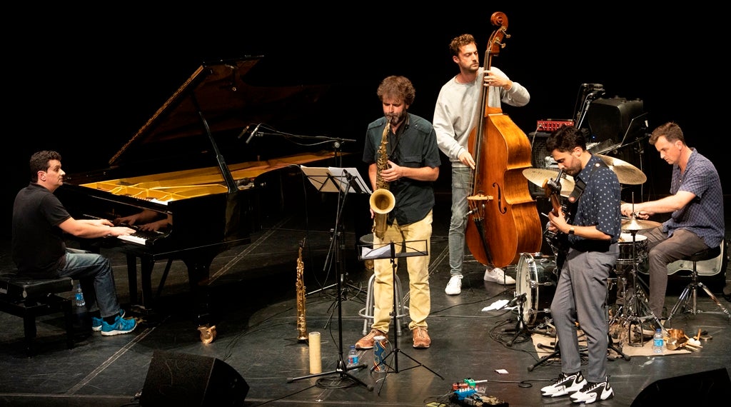 Imagem de Concertos Antena 2 - Festival Robalo | João Lencastre "Parallel Realities"
