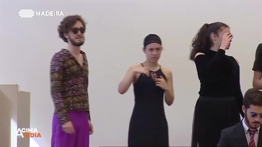 Imagem de Acima da Média