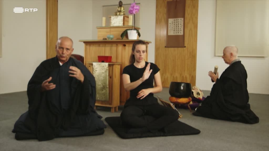 Imagem de Acende a Luz Para Eu Te "Ouvir" - Religião