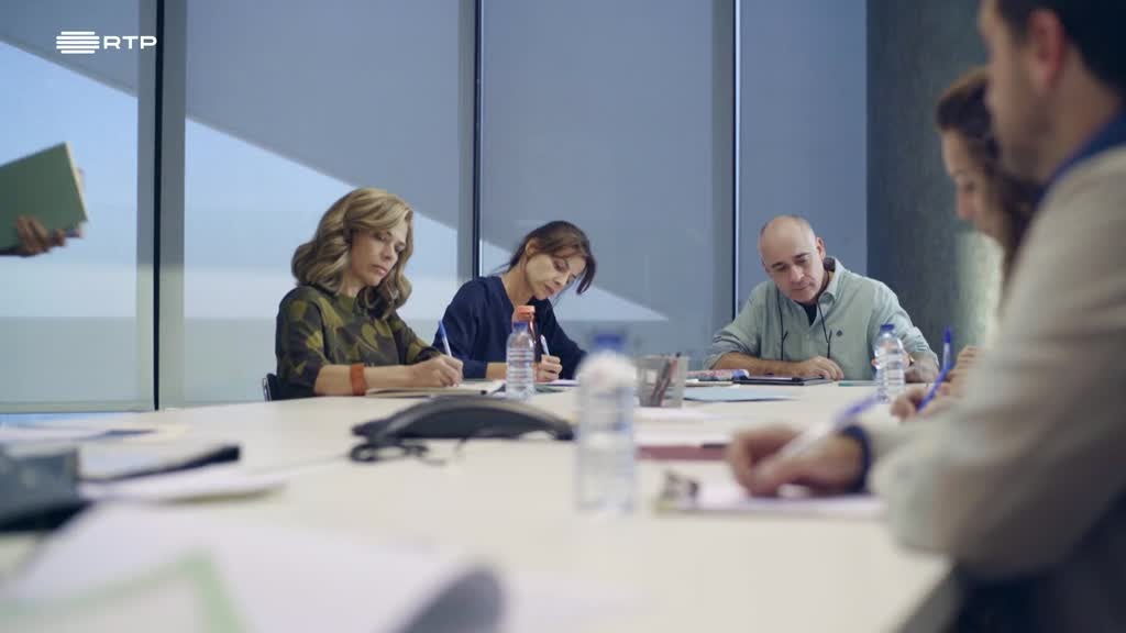 Imagem de Teorias da Conspiração