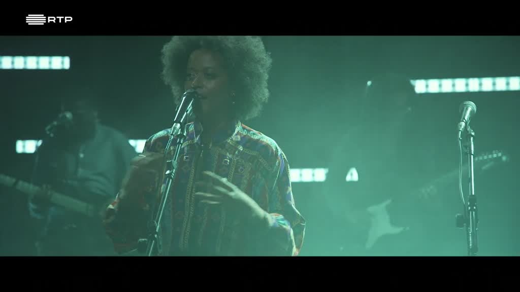 Imagem de Eléctrico - Sara Tavares e Selma Uamusse