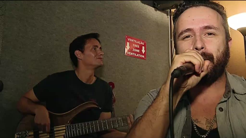 Imagem de Linha da Frente - O Meu Sangue é da Cor do Teu