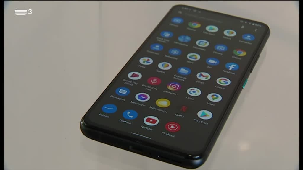 Imagem de TecNet - ASUS Zenfone 8 Flip; Windows 11; Robot Manicure