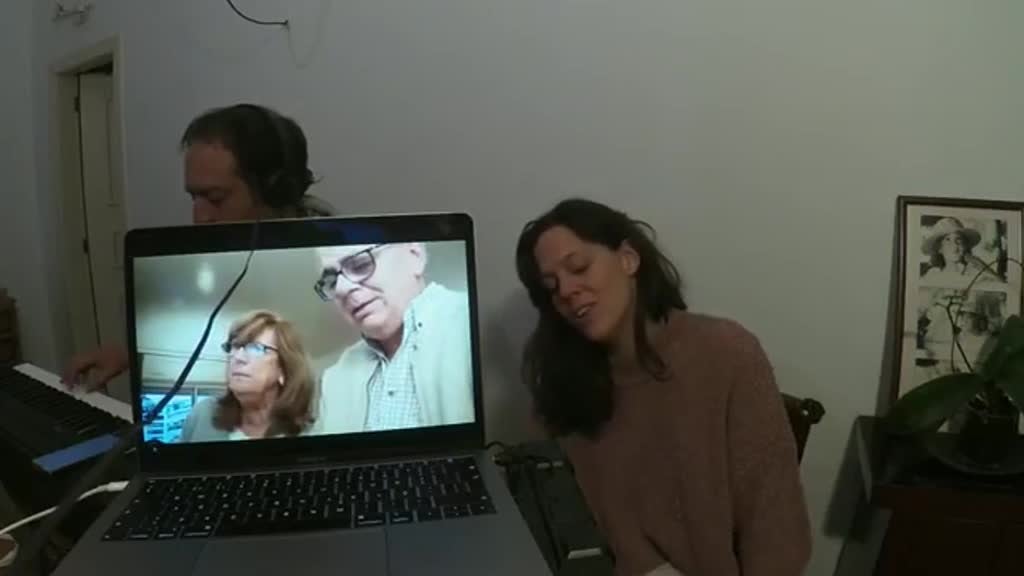 Imagem de Mariana Castello-Branco e Christian Luj�