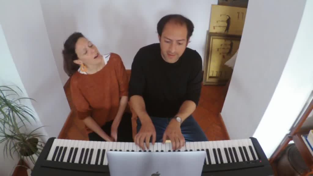 Imagem de Mariana Castello-Branco e Christian Luj�