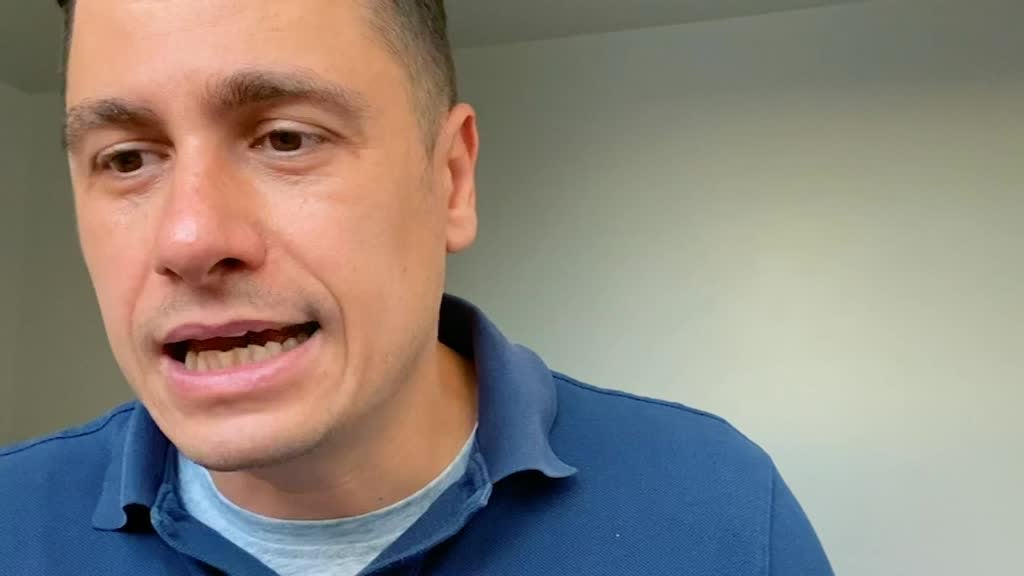 Imagem de Bode Inspiratório - Capítulo 37 - O Narrador Experimenta os Materiais e Corta-se, de Gonçalo M. Tavares